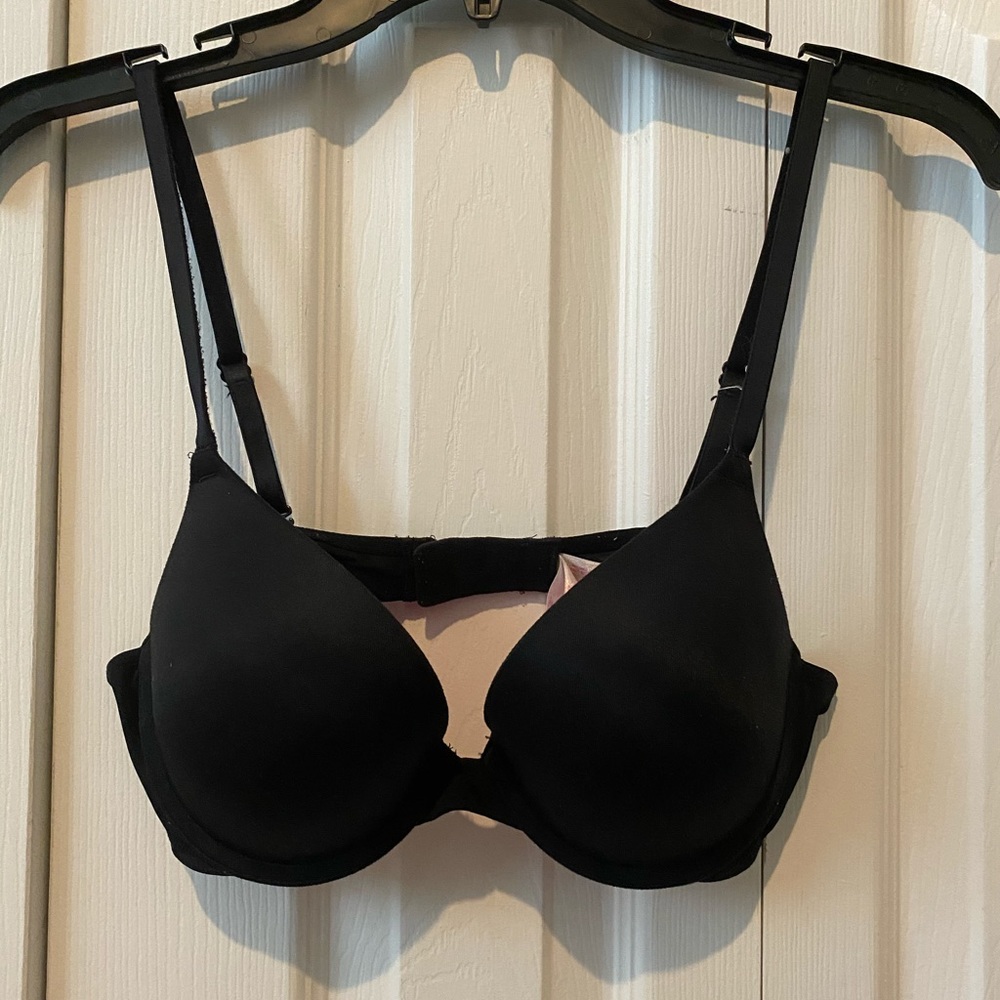 Victoria’s Secret Pink Wear Everywhere Push-up bra